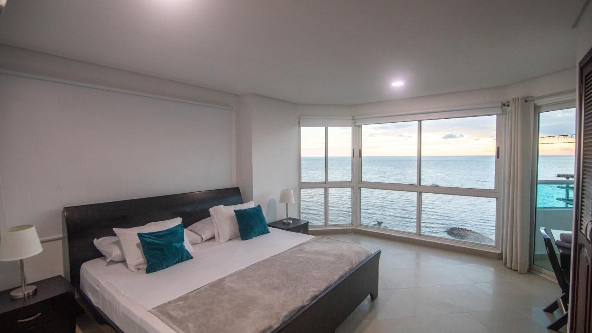 2b/2b Gorgeous Sunsets-ocean View -pool Apartamento *