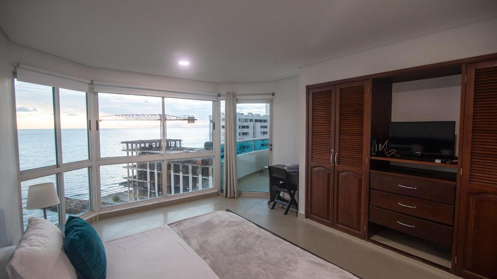 2b/2b Gorgeous Sunsets-ocean View -pool