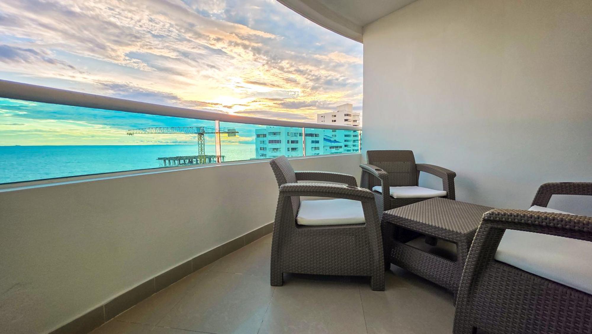2b/2b Gorgeous Sunsets-ocean View -pool *